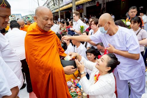 ภาพ No.245444:วันอาทิตย์ที่ 14 กันยายน พ.ศ. 2568 ตักบาตรพระ 555 รูป มหากุศล  น้อมถวายเป็นพุทธบูชา ณ หอนาฬิกาเบตง อ.เบตง จ.ยะลา