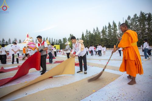 ภาพ No.198917:V.50 สารพัดV สารพัดดี ที่ธรรมยาตรา ในโครงการธรรมยาตรา กตัญญูบูชา มหาปูชนียาจารย์ พระมงคลเทพมุนี(สด จนฺทสโร) พระผู้ปราบมาร อนุสรณ์สถาน 7 แห่ง ปีที่ 13 ระหว่างวันที่ 2-31 มกราคม พ.ศ. 2568