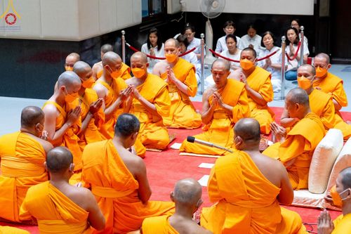 ภาพ No.141528:พิธีบรรพชาอุปสมบท โครงการอุปสมบทหมู่รุ่นผู้บริหาร รุ่นที่ 14 โครงการอุปสมบทหมู่ธรรมทายาท ระดับอุดมศึกษา รุ่นที่ 51 ภาคฤดูฝน ณ โบสถ์พระไตรปิฎก วัดพระธรรมกาย ในวันเสาร์ที่ 15 มิถุนายน พ.ศ. 2567