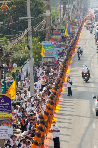 ภาพ No.120210:พิธีต้อนรับพระธรรมยาตรา ในโครงการธรรมยาตรา กตัญญูบูชา มหาปูชนียาจารย์ พระมงคลเทพมุนี(สด จนฺทสโร) พระผู้ปราบมาร อนุสรณ์สถาน 7 แห่ง ปีที่ 12 วันที่ 28 มกราคม พ.ศ. 2567 ณ วัดพระธรรมกาย จ.ปทุมธานี