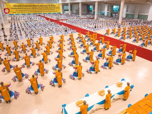 ภาพ No.134498:พิธีทอดผ้าป่าสมทบ มหาสังฆทาน 10,000 วัด ทั่วไทย วันอาทิตย์ต้นเดือนที่ 7 เมษายน พ.ศ.2567 ณ ห้องแก้วสารพัดนึก 1 สภาธรรมกายสากล  วัดพระธรรมกาย จ.ปทุมธานี