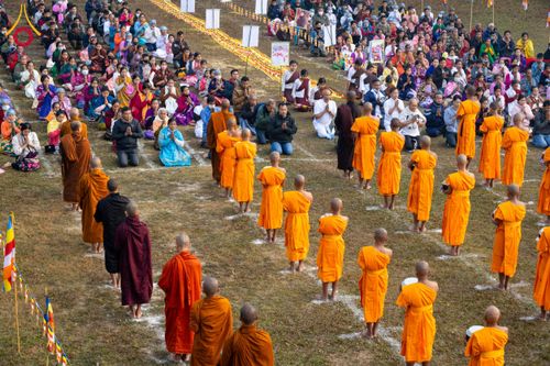 ภาพ No.131168:Photo Story ปฐมบรรพชาชาวพุทธมาร์มา Episode 4/5 วันที่ 13 กุมภาพันธ์พ.ศ. 2567 ณ วัดธัมจักร อรัญกุฏิ บังกลาเทศ