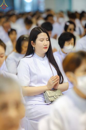 ภาพ No.139260:พิธีตักบาตร , พิธีบูชาข้าวพระ ณ ห้องแก้วสารพัด 1 สภาธรรมกายสากล วัดพระธรรมกาย วันอาทิตย์ต้นเดือนที่ 2 มิถุนายน พ.ศ. 2567