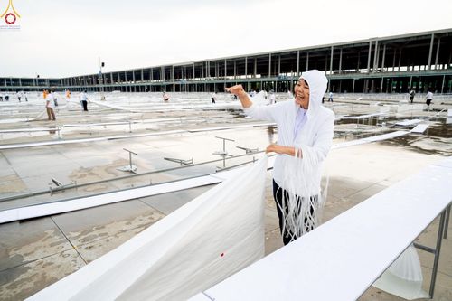 ภาพ No.225251:วันที่ 20 - 27 เมษายน พ.ศ. 2568 "ภาพแห่งความปลื้มที่ไม่มีวันจบ" คณะสงฆ์สามเณร เจ้าหน้าที่ และสาธุชน ร่วมแรงร่วมใจกันเตรียมงานและเก็บงาน เพื่อวันคุ้มครองโลก พิธีถวายมหาสังฆทานคณะสงฆ์ 40,000 กว่าวัดทั่วประเทศ