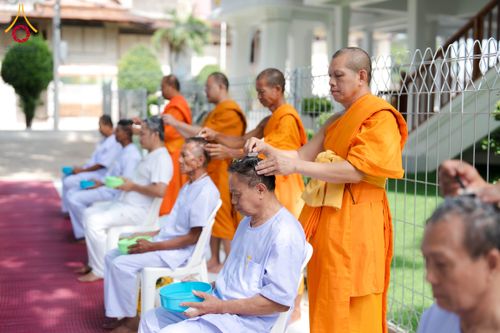 ภาพ No.341246:วันอาทิตย์ที่ 26 กรกฎาคม พ.ศ. 2569 ​โครงการอุปสมบทหมู่บูชาธรรมมหาปูชนียาจารย์ รุ่นที่ ๑ วัดกลางธนรินทร์ ต.บ้านแป้ง อ.พรหมบุรี จ.สิงห์บุรี