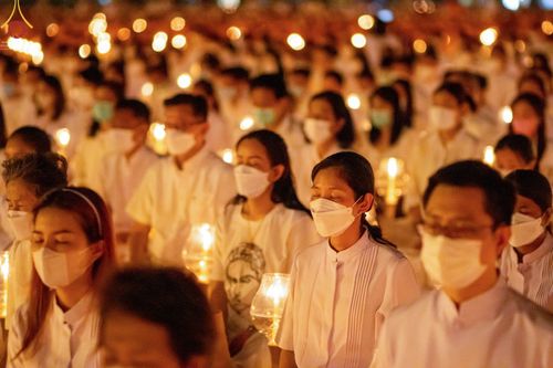 ภาพ No.75296:พิธีจุดประทีปถวายเป็นพุทธบูชา และบูชาธรรมมหาปูชนียาจารย์ ในโครงการธรรมยาตรากตัญญูบูชา มหาปูชนียาจารย์ พระมงคลเทพมุนี(สด จนฺทสโร) พระผู้ปราบมาร ปีที่ 11 ณ อนุสรณ์สถานลำดับที่ 7 สถานที่ขยายวิชชาธรรมกาย วัดพระธรรมกาย จ.ปทุมธานี วันที่ 31 มกราคม พ.ศ. 2566