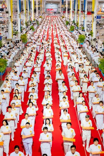 ภาพ No.345648:วันพฤหัสบดีที่ 27 สิงหาคม พ.ศ.2569 พิธีทอดผ้าป่าเพื่อถวายอุปกรณ์สื่อโสตทัศน์ อาคาร 82 ปี หลวงพ่อธัมมชโย พิธีทอดผ้าป่าสมทบกฐินวัดพระธรรมกาย และสมทบกฐิน 30,000 กว่าวัดทั่วไทย ครั้งที่ 1 ประจำปี พุทธศักราช 2569 ณ วัดพระธรรมกาย ปทุมธานี