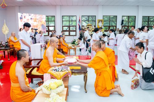 ภาพ No.343011:วันอาทิตย์ที่ 9 สิงหาคม พ.ศ.2569 พิธีมอบพัด ตั้งฐานานุกรม พระราชภาวนาวชิรวิเทศ วิ. ณ ห้องอาคารปลูกศรัทธา 2 วัดพระธรรมกาย
