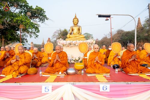 ภาพ No.318033:วันเสาร์ที่ 4 เมษายน พ.ศ. 2569 งานทำบุญเมืองใจกลางอยุธยา  ตักบาตรพระ 1,109 รูป ณ ถนนชีกุน หน้าวัดมหาธาตุ และวัดราชบูรณะ