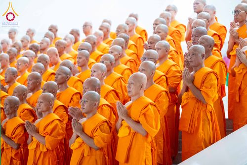 ภาพ No.321409:วันเสาร์ที่ 11 เมษายน พ.ศ.2569 พิธีขอบรรพชา พิธีขอสรณคมณ์และศีล, พิธีถวายบาตร พิธีอุปสมบท โครงการอุปสมบทหมู่ บูชาธรรมหลวงพ่อธัมมชโย พ.ศ.2569 โครงการอุปสมบทหมู่ธรรมทายาท ระดับอุดมศึกษา รุ่น 53 (ภาคฤดูร้อน) ณ วัดพระธรรมกาย ปทุมธานี