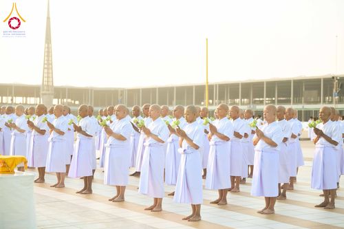 ภาพ No.320849:วันเสาร์ที่ 11 เมษายน พ.ศ.2569 พิธีเวียนประทักษิณ พิธีวันทาเจดีย์ โครงการอุปสมบทหมู่ บูชาธรรมหลวงพ่อธัมมชโย พ.ศ.2569 โครงการอุปสมบทหมู่ธรรมทายาท ระดับอุดมศึกษา รุ่น 53 (ภาคฤดูร้อน) ณ วัดพระธรรมกาย ปทุมธานี