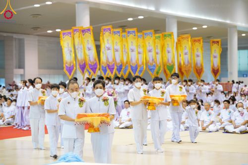 ภาพ No.92290:พิธีทอดกฐินธรรมชัยเพื่อสร้างอาคาร 115 ปี คุณยายอาจารย์มหารัตนอุบาสิกาจันทร์ ขนนกยูง อาทิตย์ต้นเดือนที่ 5 พฤศจิกายน พ.ศ. 2566 ณ วัดพระธรรมกาย จ.ปทุมธานี