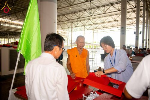 ภาพ No.315982:วันที่ 24 - 27 มีนาคม พ.ศ.2569 การเตรียมงานมหาสังฆทาน 40,000 กว่าวัดทั่วไทย วันคุ้มครองโลก 22 เมษายน พ.ศ.2569