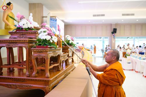 ภาพ No.81211:พิธีถวายสังฆทานแด่คณะสงฆ์ 323 วัด พิธีมอบกองทุนหนุนแรงใจช่วยครูใต้ และพิธีทำบุญอุทิศส่วนกุศลแด่ผู้วายชนม์ในเหตุการณ์ความไม่สงบ ๔ จังหวัดชายแดนภาคใต้  ปีที่ 19 ครั้งที่ 162 วันเสาร์ที่ 27 พฤษภาคม พ.ศ. 2566 ณ ศูนย์ปฏิบัติธรรมภาคใต้ อ.บางกล่ำ จ.สงขลา