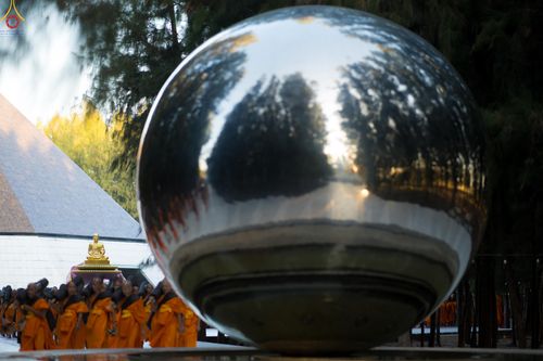 ภาพ No.288482:วันที่ 4 มกราคม พ.ศ. 2569 พระธรรมยาตราปฏิบัติธรรม และถ่ายภาพหมู่ประวัติศาสตร์ ในโครงการธรรมยาตรา กตัญญูบูชา มหาปูชนียาจารย์ พระมงคลเทพมุนี(สด จนฺทสโร) พระผู้ปราบมาร อนุสรณ์สถาน 7 แห่ง ปีที่ 14 ณ อนุสรณ์สถานมหาวิหารพระมงคลเทพมุนี (โลตัสแลนด์) อ.สองพี่น้อง