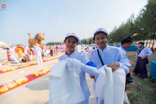 ภาพ No.301535:ภาพเบื้องหลังอาสาสมัครรวมใจ ชุดที่ 4 ในโครงการธรรมยาตรา กตัญญูบูชา มหาปูชนียาจารย์ พระมงคลเทพมุนี(สด จนฺทสโร) พระผู้ปราบมาร อนุสรณ์สถาน 7 แห่ง ปีที่ 14