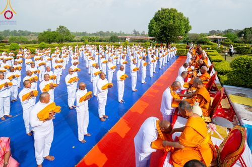 ภาพ No.314115:วันจันทร์ที่ 16 มีนาคม พ.ศ. 2569 พิธีเวียนเทียนประทักษิณ และพิธีบรรพชาสามเณร 500 รูป ณ วิหารมายาเทวี ประเทศเนปาล