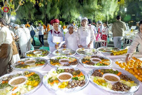 ภาพ No.289504:วันที่ 7 มกราคม พ.ศ. 2569 พิธีถวายภัตตาหารเป็นสังฆทาน แด่พระธรรมยาตรา ในโครงการธรรมยาตรา กตัญญูบูชา มหาปูชนียาจารย์ พระมงคลเทพมุนี(สด จนฺทสโร) พระผู้ปราบมาร อนุสรณ์สถาน 7 แห่ง ปีที่ 14 ณ อนุสรณ์สถานมหาวิหารพระมงคลเทพมุนี (โลตัสแลนด์) อ.สองพี่น้อง จ.สุพรร