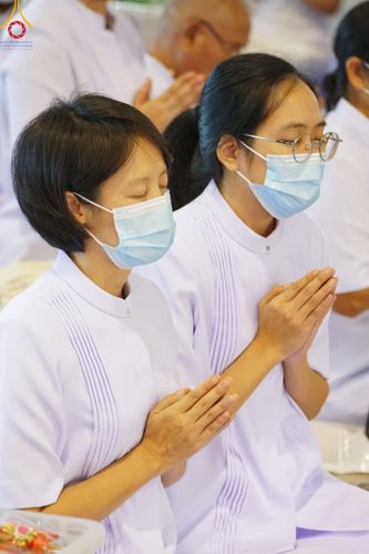 ภาพ No.78821:พิธีตักบาตร ข้าวสารอาหารแห้ง พิธีบูชาข้าวพระ ในวันอาทิตย์ต้นเดือนที่ 2 เมษายน พ.ศ. 2566