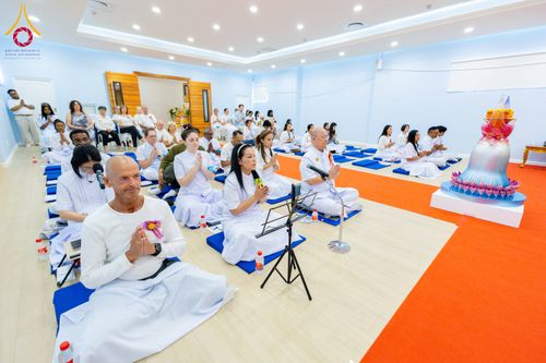 ภาพ No.313236:วันอาทิตย์ที่ 8 มีนาคม พ.ศ. 2569 พิธีสมโภชรูปเหมือนพระมงคลเทพมุนี (สด จนฺทสโร) และพิธีทอดผ้าป่าสามัคคีเพื่อสร้างวิหารพระมงคลเทพมุนี ณ วัดพุทธเคปทาวน์ ประเทศแอฟริกาใต้