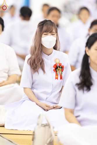 ภาพ No.105486:พิธีปฏิบัติธรรมและพิธีบูชาข้าวพระ ในวันจันทร์ที่ 1 มกราคม พ.ศ. 2567 ณ สภาธรรมกายสากล วัดพระธรรมกาย