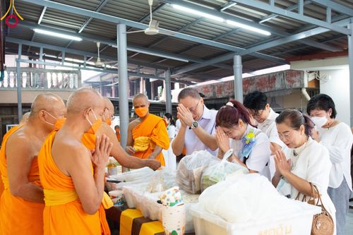 ภาพ No.114571:พิธีถวายภัตตาหารเป็นสังฆทาน แด่คณะพระธรรมยาตรา ปีที่ 12 วันที่ 18 มกราคม พ.ศ. 2567 ณ วัดโบสถ์(บน) บางคูเวียง จ.นนทบุรี