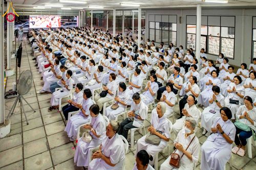 ภาพ No.314576:วันศุกร์ที่ 20 มีนาคม พ.ศ. 2569 พิธีบำเพ็ญกุศล คุณพ่อณรงค์ จินตมากุล โยมบิดา พระครูปลัดรัตนวีรวัฒน์ (รังสฤษดิ์ อิทฺธิจินตโก) ที่ปรึกษาเจ้าคณะจังหวัดปทุมธานี เจ้าอาวาสวัดพระธรรมกาย  ณ ห้องปลูกศรัทธา 2 วัดพระธรรมกาย ปทุมธานี