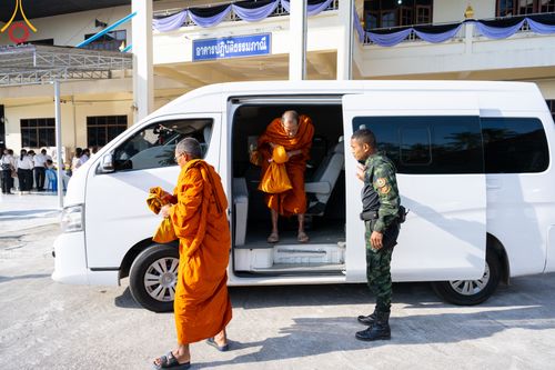 ภาพ No.311071:วันพฤหัสบดีที่ 26 กุมภาพันธ์ พ.ศ. 2569 พิธีถวายสังฆทานแด่คณะสงฆ์ 323 วัด ปีที่ 22 ครั้งที่ 182 พิธีมอบกองทุนหนุนแรงใจช่วยครูใต้ ปีที่ 19 ครั้งที่ 145 และพิธีทำบุญอุทิศส่วนกุศลให้ผู้วายชนม์