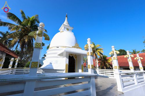 ภาพ No.317804:วันที่ 1 เมษายน พ.ศ. 2569 พิธีสวดธัมมจักกัปปวัตตนสูตรนานาชาติ ในวันพระใหญ่ ขึ้น 15 ค่ำ เดือน 5 (Poya Day)  ณ ศรีธรรมนันทะปิริเวนะ เเละ  วัดวิมลวิหาร นาวละ ประเทศศรีลังกา