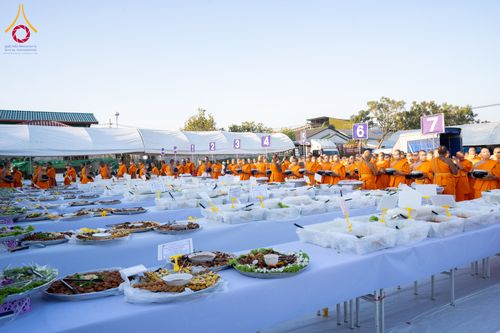 ภาพ No.289966:วันที่ 8 มกราคม พ.ศ. 2569 พิธีถวายภัตตาหารเป็นสังฆทาน แด่พระธรรมยาตรา ณ อนุสรณ์สถานคลองบางนางแท่น อ.สามพราน จ.นครปฐม ในโครงการธรรมยาตรา กตัญญูบูชา มหาปูชนียาจารย์ พระมงคลเทพมุนี(สด จนฺทสโร) พระผู้ปราบมาร อนุสรณ์สถาน 7 แห่ง ปีที่ 14