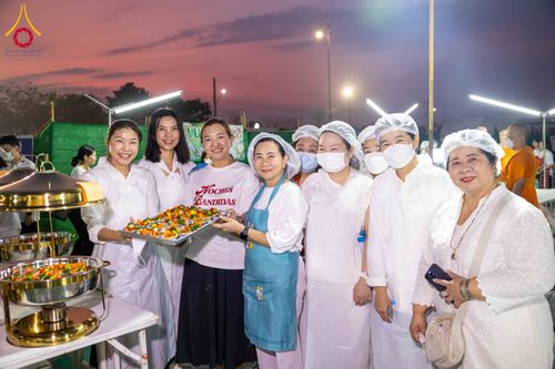 ภาพ No.300166:วันที่ 22 มกราคม พ.ศ. 2569 พิธีถวายภัตตาหารเป็นสังฆทาน แด่พระธรรมยาตรา ณ อนุสรณ์สถานบางปลา วัดบางปลา อำเภอบางเลน จังหวัดนครปฐม ในโครงการธรรมยาตรา กตัญญูบูชา มหาปูชนียาจารย์ พระมงคลเทพมุนี(สด จนฺทสโร) พระผู้ปราบมาร อนุสรณ์สถาน 7 แห่ง ปีที่ 14