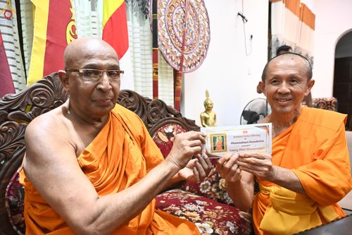 ภาพ No.278791:วันที่ 30 ตุลาคม 2568 กฐินสมทบวัดต่างประเทศ โดยคณะศิษยานุศิษย์ บูชาธรรม 81 ปี หลวงพ่อธัมมชโย ณ วัดศรีธรรมานันทะ บาลังโกด้า ประเทศศรีลังกา วัดสังฆราช อมรปุระนิกาย สมเด็จไมตรี มูรตี