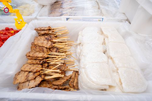 ภาพ No.293804:วันที่ 14 มกราคม พ.ศ. 2569  พิธีถวายภัตตาหารเป็นสังฆทาน แด่พระธรรมยาตรา  ณ วัดสองพี่น้อง ต.ต้นตาล อ.สองพี่น้อง จ.สุพรรณบุรี  ในโครงการธรรมยาตรา กตัญญูบูชา มหาปูชนียาจารย์  พระมงคลเทพมุนี(สด จนฺทสโร) พระผู้ปราบมาร  อนุสรณ์สถาน 7 แห่ง ปีที่ 14