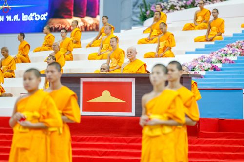 ภาพ No.339047:วันอาทิตย์ที่ 12 กรกฎาคม พ.ศ.2569 พิธีมุทิตาผู้สอบได้เปรียญธรรม ประโยค 1-2 ถึง ป.ธ.9 และ บ.ศ.1-2 ถึง บ.ศ.6 สำนักศาสนศึกษาวัดพระธรรมกาย ประจำปี 2569, พิธีมอบตราตั้งแต่งตั้งอาจารย์ใหญ่ สำนักศาสนศึกษาวัดพระธรรมกาย