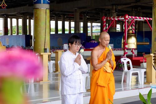 ภาพ No.345152:วันที่ 7 - 19 สิงหาคม พ.ศ.2569 ต้อนรับชาวต่างชาติเยี่ยมชมวัดพระธรรมกาย