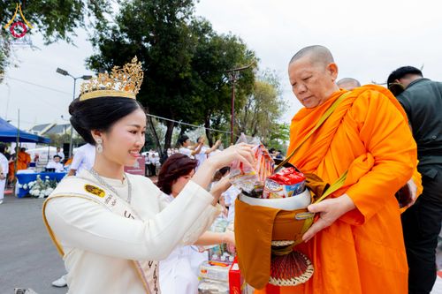 ภาพ No.310889:วันอาทิตย์ที่ 22 กุมภาพันธ์ พ.ศ. 2569 พิธีตักบาตรเเด่คณะพระภิกษุสงฆ์ 1,111 รูป จังหวัดน่าน หนึ่งในโครงการตักบาตรพระ 2,000,000 รูป 77 จังหวัดทั่วไทย ในวาระอันเป็นมงคลยิ่ง ครบรอบ 744 ปี นครน่าน สืบสานศรัทธา ทำบุญใหญ่ของเมืองน่าน ณ ข่วงเมือง วัดภูมินทร์ อำเ