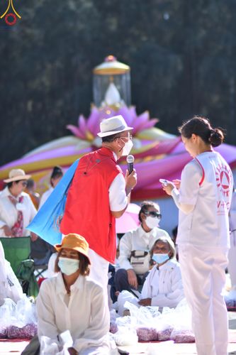 ภาพ No.105935:V.2 ทุ่มเท การเตรียมงาน เก็บงาน การรับบุญของเจ้าหน้าที่หน่วยงานต่างๆ เพื่อโครงการธรรมยาตรา กตัญญูบูชามหาปูชนียาจารย์ พระมงคลเทพมุนี (สด จนฺทสโร) พระผู้ปราบมาร อนุสรณ์สถาน 7 แห่ง ปีที่ 12 ระหว่างวันที่ 2 - 31 มกราคม พ.ศ.2567