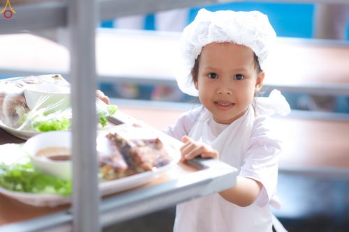 ภาพ No.325738:วันที่ 22 เมษายน พ.ศ.2569(วันคุ้มครองโลก) งานถวายมหาสังฆทาน 40,000 กว่าวัดทั่วประเทศ เจ้าหน้าที่ สาธุชน ร่วมใจจัดเตรียมภัตตาหารเพล (ชุด 2)