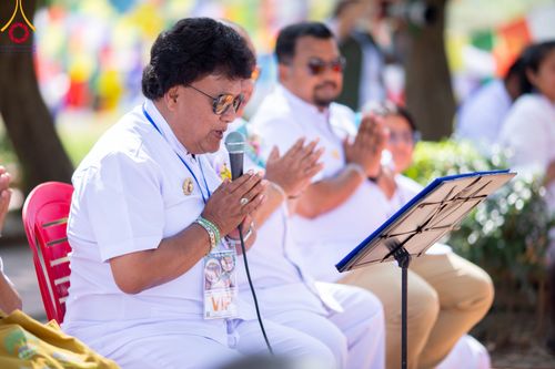 ภาพ No.314180:วันจันทร์ที่ 16 มีนาคม พ.ศ. 2569 พิธีถวายบาตรอัฐบริขาร และพิธีขอนิสัยแก่สามเณรธรรมทายาท 500 รูป ณ วิหารมายาเทวี ประเทศเนปาล