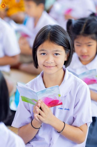 ภาพ No.293317:วันที่ 12 มกราคม พ.ศ. 2569 พิธีทอดผ้าป่าทำนุบำรุงศาสนสถาน ณ วัดพรสวรรค์ อ.สองพี่น้อง จ.สุพรรณบุรี ในโครงการธรรมยาตรา กตัญญูบูชา มหาปูชนียาจารย์ พระมงคลเทพมุนี(สด จนฺทสโร) พระผู้ปราบมาร อนุสรณ์สถาน 7 แห่ง ปีที่ 14