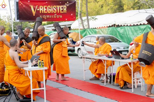 ภาพ No.296286:ภาพเบื้องหลังอาสาสมัครรวมใจ ชุดที่ 2 ในโครงการธรรมยาตรา กตัญญูบูชา มหาปูชนียาจารย์ พระมงคลเทพมุนี(สด จนฺทสโร) พระผู้ปราบมาร อนุสรณ์สถาน 7 แห่ง ปีที่ 14