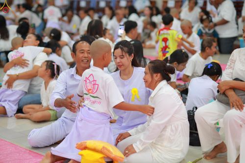 ภาพ No.320165:วันเสาร์ที่ 4 เมษายน 2569 พิธีตัดปอยผม ขอขมาผู้ปกครอง  มอบบาตร-ผ้าไตร และพิธีบรรพชาสามเณร 87 รูป  ณ ศูนย์ปฏิบัติธรรมระยอง(บ้านช่องลม)  ต.บางบุตร อ.บ้านค่าย จ.ระยอง