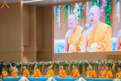 ภาพ No.310658:วันอาทิตย์ที่ 22 กุมภาพันธ์ พ.ศ. 2569 พิธีถวายโคมมาฆประทีป ณ ห้องแก้วสารพัดนึก 2 วัดพระธรรมกาย จ.ปทุมธานี