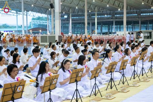 ภาพ No.303113:วันที่ 26 มกราคม พ.ศ. 2569 พิธีถวายภัตตาหารเป็นสังฆทาน แด่พระธรรมยาตรา ณ วัดพระธรรมกาย  จังหวัดปทุมธานี ในโครงการธรรมยาตรา กตัญญูบูชา มหาปูชนียาจารย์ พระมงคลเทพมุนี(สด จนฺทสโร) พระผู้ปราบมาร อนุสรณ์สถาน 7 แห่ง ปีที่ 14