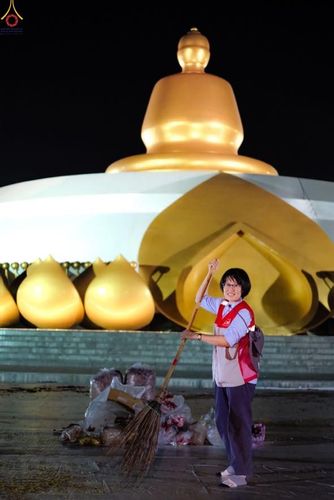 ภาพ No.301645:ภาพเบื้องหลังอาสาสมัครรวมใจ ชุดที่ 4 ในโครงการธรรมยาตรา กตัญญูบูชา มหาปูชนียาจารย์ พระมงคลเทพมุนี(สด จนฺทสโร) พระผู้ปราบมาร อนุสรณ์สถาน 7 แห่ง ปีที่ 14