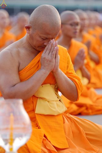 ภาพ No.307724:วันที่ 31 มกราคม พ.ศ. 2569 พิธีจุดประทีปธรรมถวายเป็นพุทธบูชา  และบูชาธรรมมหาปูชนียาจารย์ (ภาพชุดที่ 2) ณ วัดพระธรรมกาย ปทุมธานี ในโครงการธรรมยาตรา กตัญญูบูชา มหาปูชนียาจารย์ พระมงคลเทพมุนี(สด จนฺทสโร) พระผู้ปราบมาร อนุสรณ์สถาน 7 แห่ง ปีที่ 14