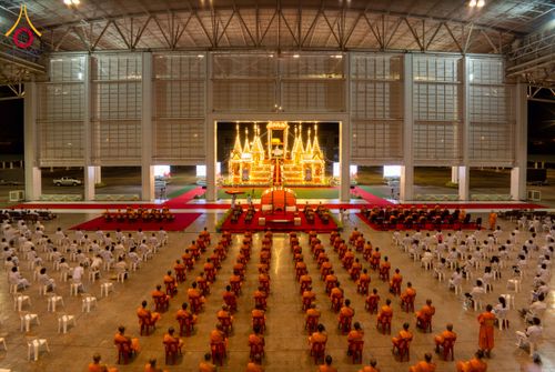 ภาพ No.316680:วันอาทิตย์ที่ 29 มีนาคม พ.ศ. 2569 พิธีทอดผ้าบังสุกุลและพิธีชำระร่าง โยมพ่อณรงค์ จินตมากุล  สิริอายุ 99 ปี 11 เดือน โยมบิดา พระครูปลัดรัตนวีรวัฒน์ (รังสฤษดิ์ อิทฺธิจินตโก) ที่ปรึกษาเจ้าคณะจังหวัดปทุมธานี เจ้าอาวาสวัดพระธรรมกาย  ณ ฌาปนสถานชั่วคราว ทางเข้า 