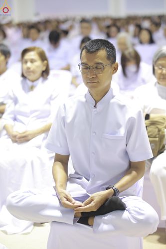 ภาพ No.311406:วันอาทิตย์ต้นเดือนที่ 1 มีนาคม พ.ศ.2569 พิธีตักบาตร และ พิธีบูชาข้าวพระ ณ สภาธรรมกายสากล วัดพระธรรมกาย