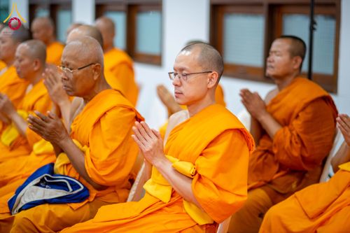 ภาพ No.315370:วันอังคารที่ 24 มีนาคม พ.ศ. 2569 พิธีบำเพ็ญกุศล คุณพ่อณรงค์ จินตมากุล  สิริอายุ 99 ปี 11 เดือน โยมบิดา พระครูปลัดรัตนวีรวัฒน์ (รังสฤษดิ์ อิทฺธิจินตโก) ที่ปรึกษาเจ้าคณะจังหวัดปทุมธานี เจ้าอาวาสวัดพระธรรมกาย  ณ ห้องปลูกศรัทธา 2 วัดพระธรรมกาย ปทุมธานี