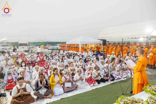 ภาพ No.298583:วันที่ 20 มกราคม พ.ศ. 2569 พิธีถวายภัตตาหารเป็นสังฆทาน แด่พระธรรมยาตรา ณ อนุสรณ์สถานบางปลา วัดบางปลา อำเภอบางเลน จังหวัดนครปฐม ในโครงการธรรมยาตรา กตัญญูบูชา มหาปูชนียาจารย์ พระมงคลเทพมุนี(สด จนฺทสโร) พระผู้ปราบมาร อนุสรณ์สถาน 7 แห่ง ปีที่ 14